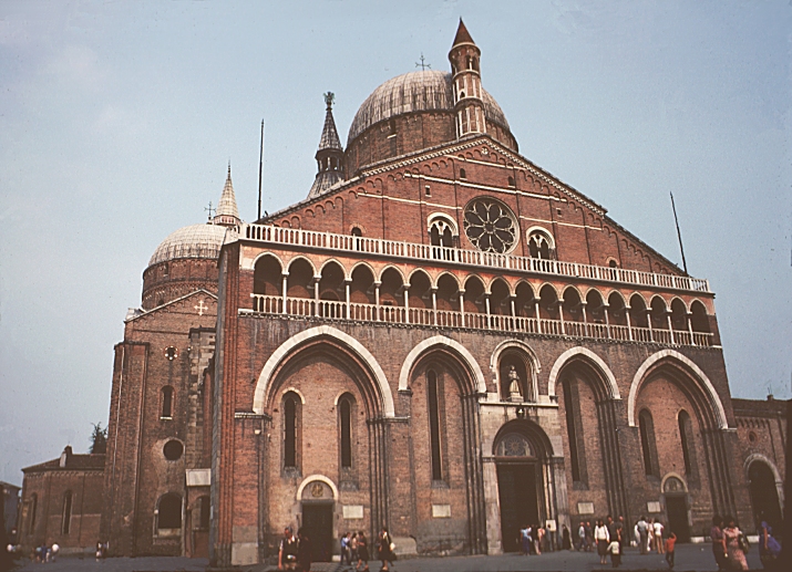 Sant'Antonio Facade